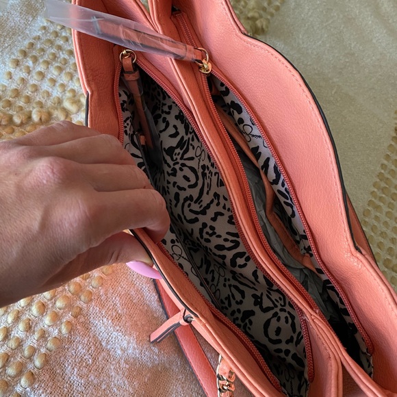 Beautiful brand new Jessica Simpson coral bag - Picture 5 of 8